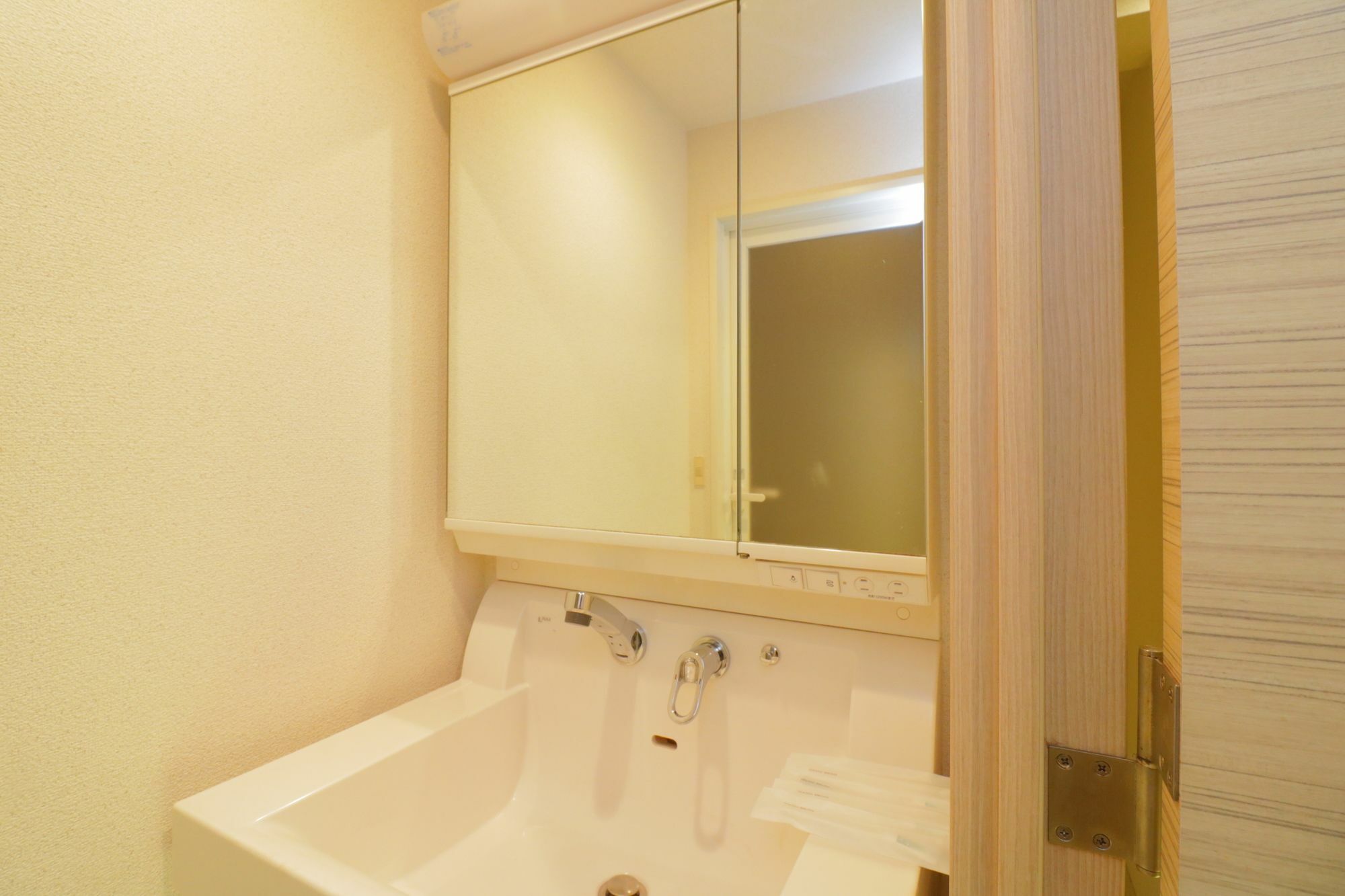 Hg Cozy Hotel No 17 通天閣前 Osaka Exterior photo